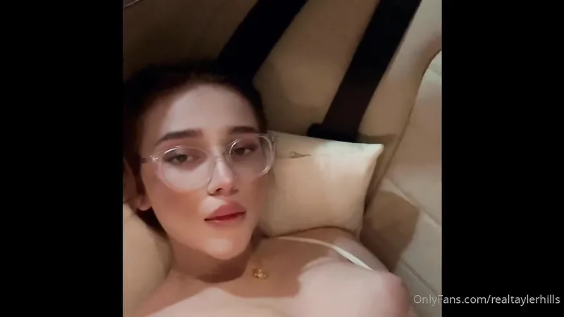 Thick Amateur Tayler Hills Car Sextape